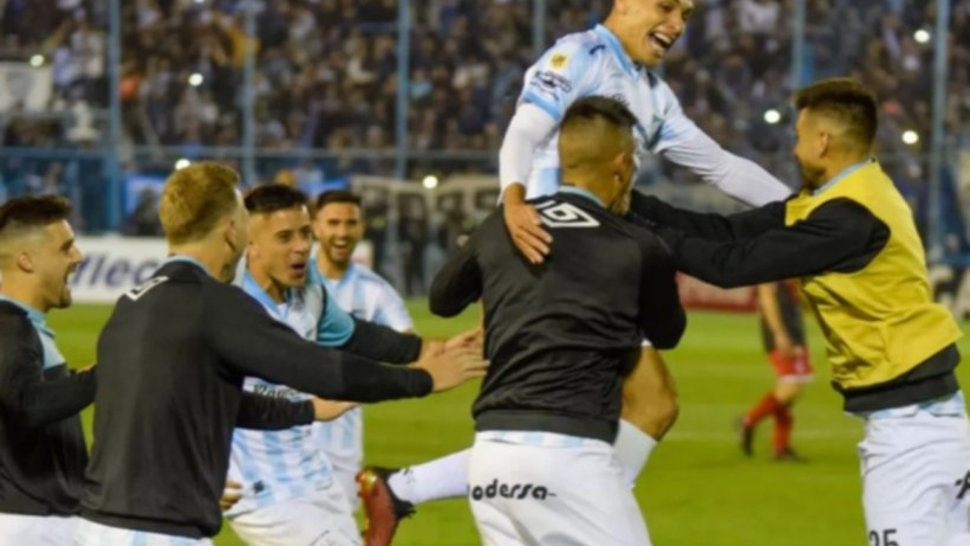 Era de esperar: se viralizó el golazo del volante de Atlético Tucumán y hermano del jugador de la Lepra